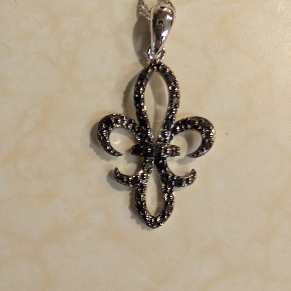 Kay Jewelers Black and Silver Fleur-de-Lis Necklace